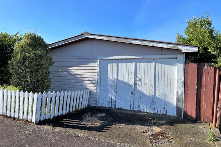 Photo of property in 56 Tennyson Street, Dannevirke, 4930
