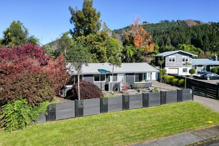 Photo of property in 5 Darroch Street, Fairy Springs, Rotorua, 3015