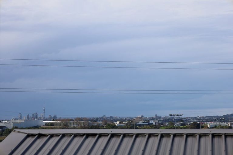 Photo of property in 60 Niu Lane, Te Atatu South, Auckland, 0610