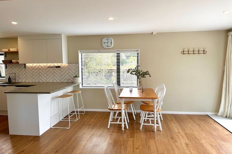 Photo of property in 2/4 Roseburn Place, Pakuranga, Auckland, 2010