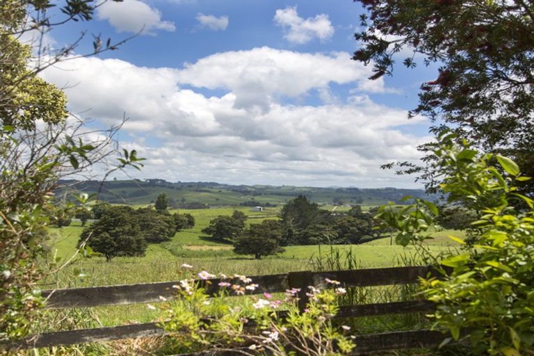 Photo of property in 132 Poyner Road, Ararua, Matakohe, 0594