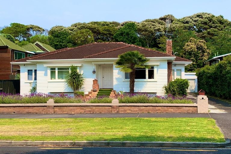 Photo of property in 27 Atkin Avenue, Mission Bay, Auckland, 1071
