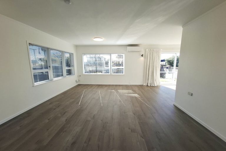 Photo of property in 1/45 Castor Bay Road, Castor Bay, Auckland, 0620