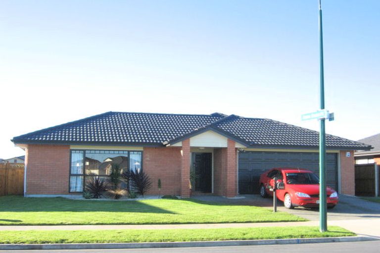 Photo of property in 19 Croftview Road, Wattle Downs, Auckland, 2103