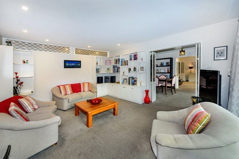Photo of property in 22 Felstead Place, Avonhead, Christchurch, 8042