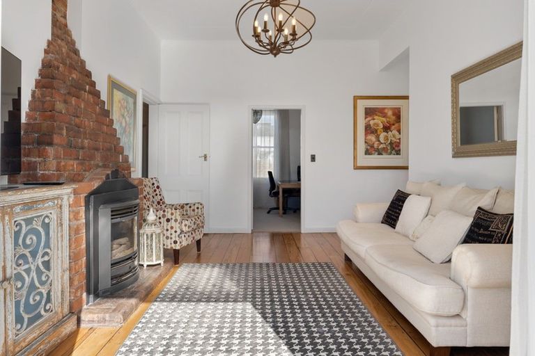 Photo of property in 9 Mayfair Place, Westown, New Plymouth, 4310