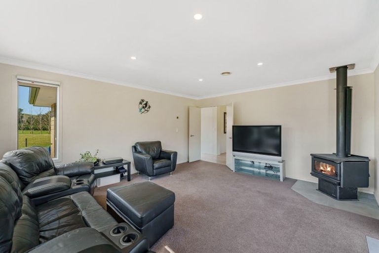 Photo of property in 57 Charnley Way, Kinloch, Taupo, 3385