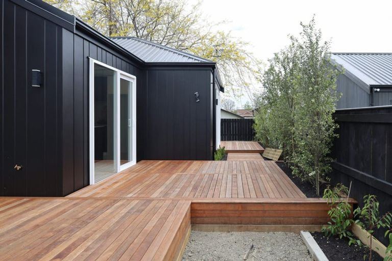 Photo of property in 14 Samuel Place, Terrace End, Palmerston North, 4410