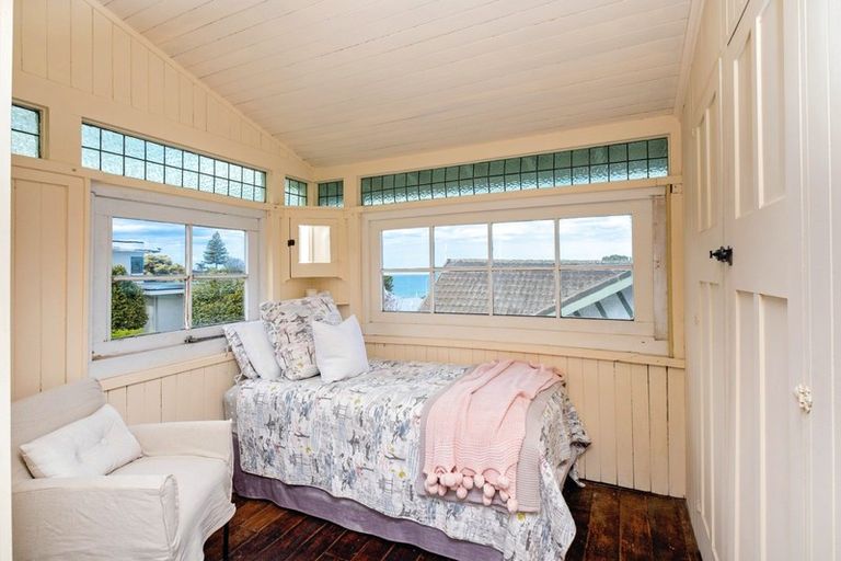 Photo of property in 12 Lighthouse Road, Bluff Hill, Napier, 4110