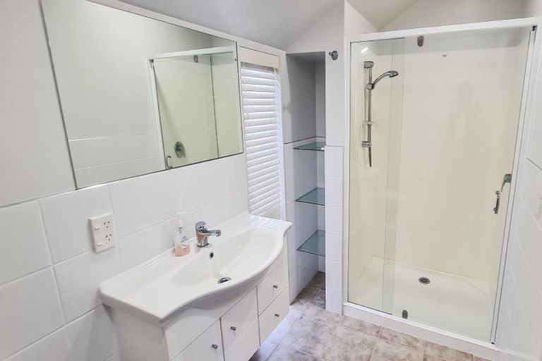 Photo of property in 12 Major Durie Place, Waikanae Beach, Waikanae, 5036