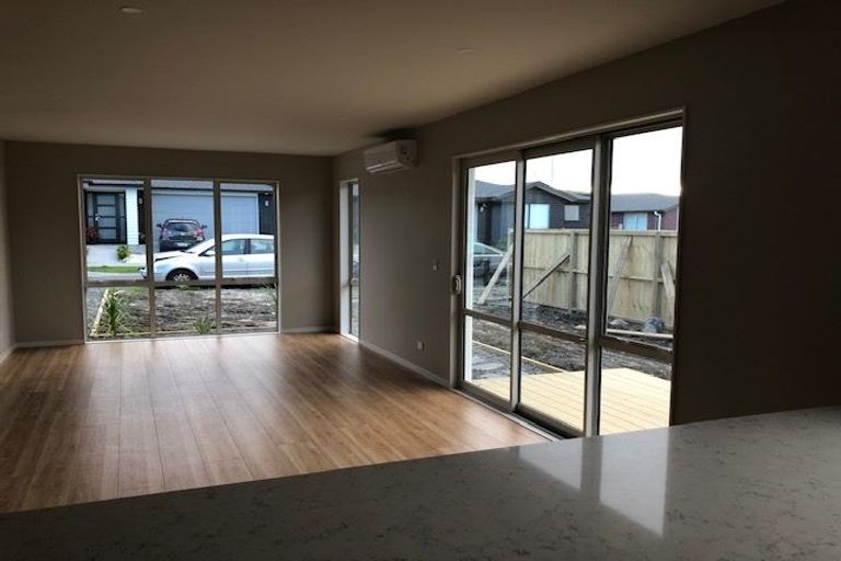 Photo of property in 6 Ahorangi Road, Silverdale, 0932