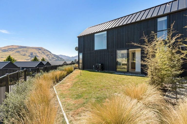 Photo of property in 12 Mckenzies Shute, Jacks Point, Queenstown, 9371