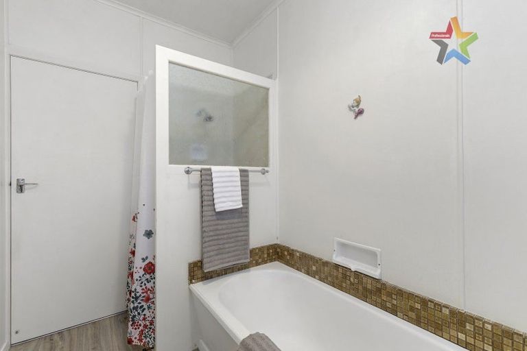 Photo of property in 58 Holborn Drive, Stokes Valley, Lower Hutt, 5019