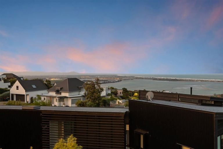 Photo of property in 4 Law Lane, Mount Pleasant, Christchurch, 8081