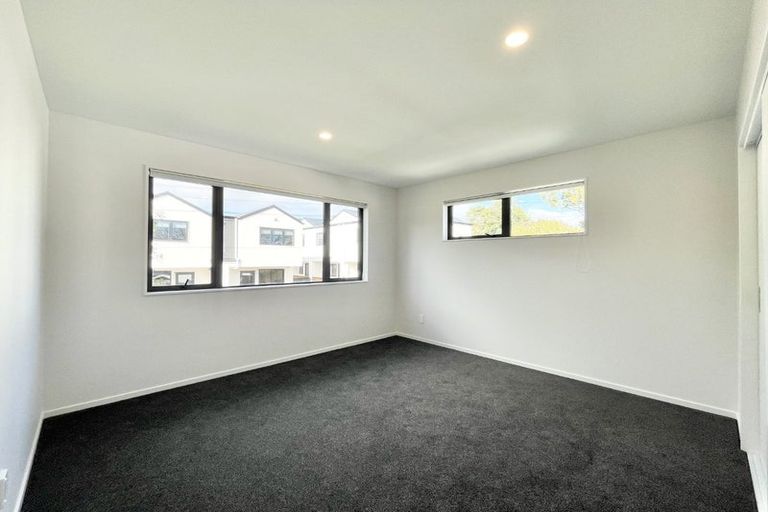 Photo of property in 44a Sylvan Crescent, Te Atatu South, Auckland, 0610