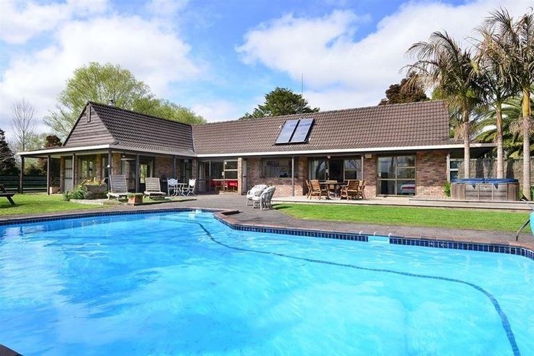 Photo of property in 28 Blackbridge Road, Dairy Flat, Albany, 0794