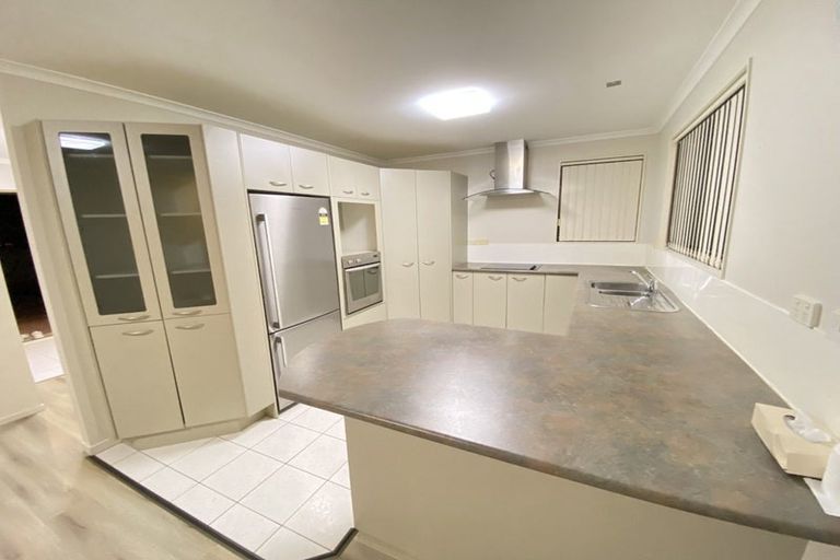 Photo of property in 10 San Bernadino Drive, Henderson, Auckland, 0612