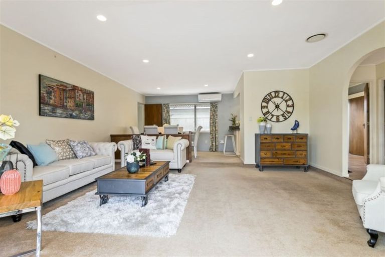 Photo of property in 17 Frank Evans Place, Henderson, Auckland, 0610