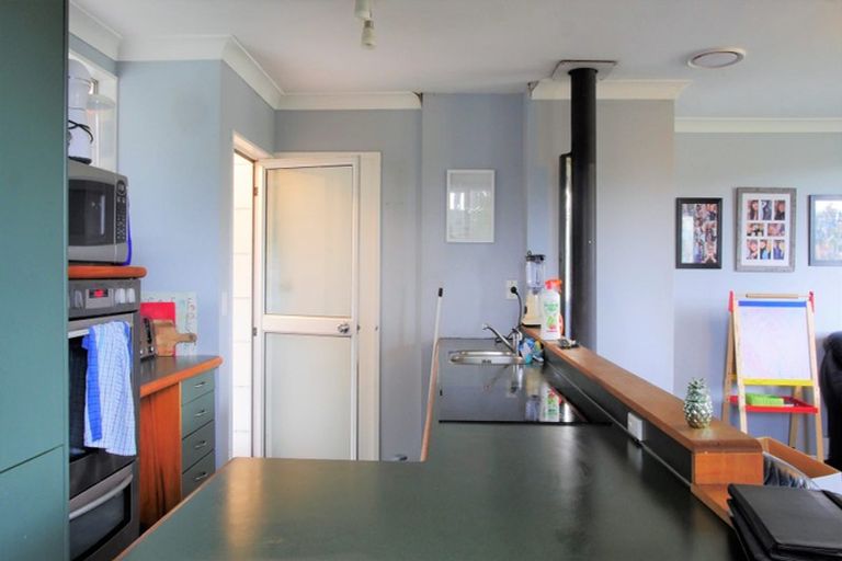 Photo of property in 10 Custom Street, Ashhurst, 4810