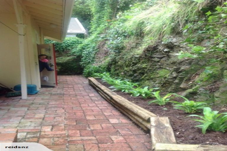 Photo of property in 12 Governor Road, Northland, Wellington, 6012