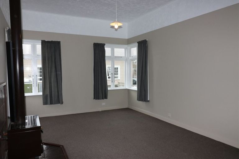 Photo of property in 6 Edward Street, Dannevirke, 4930