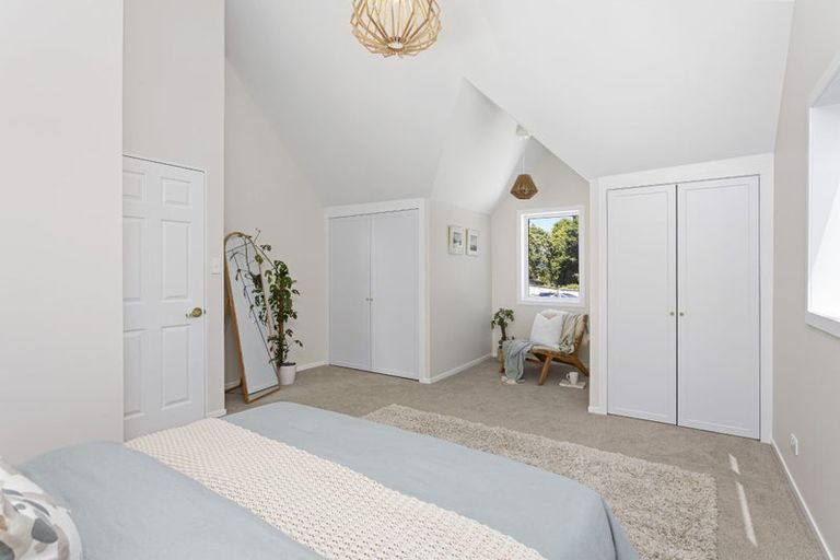 Photo of property in 1/31 Oteha Valley Road, Northcross, Auckland, 0632