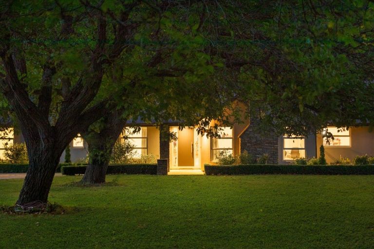 Photo of property in 8 Crawford Place, Lake Hayes, Queenstown, 9304