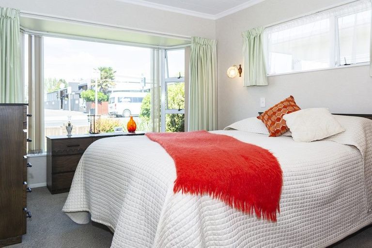 Photo of property in 1/36 Tukapa Street, Westown, New Plymouth, 4310