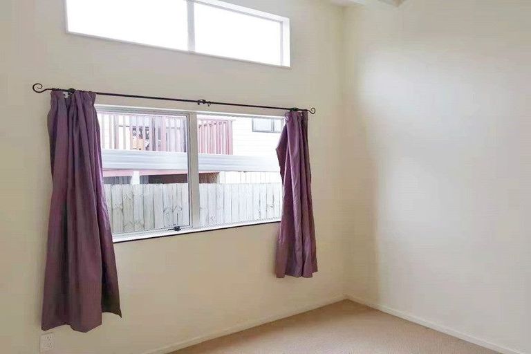 Photo of property in 171a Royal Road, Massey, Auckland, 0614