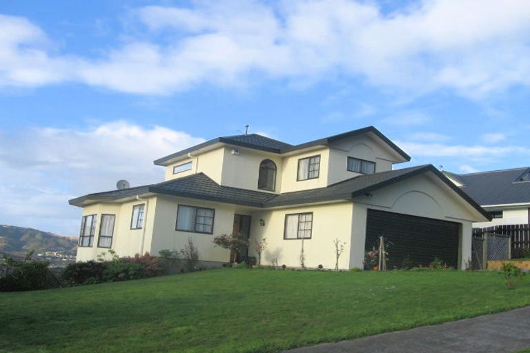 Photo of property in 7 Chastudon Place, Tawa, Wellington, 5028
