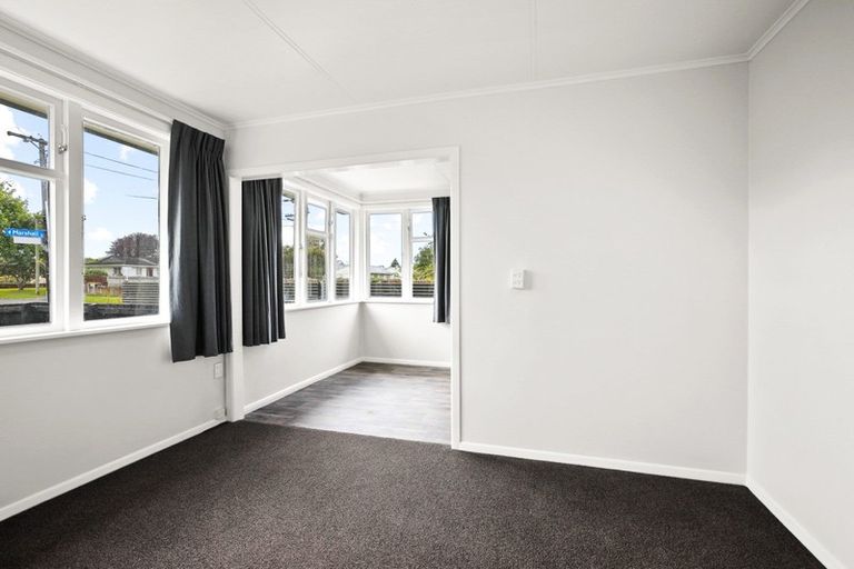 Photo of property in 30 Yeats Crescent, Fairfield, Hamilton, 3214