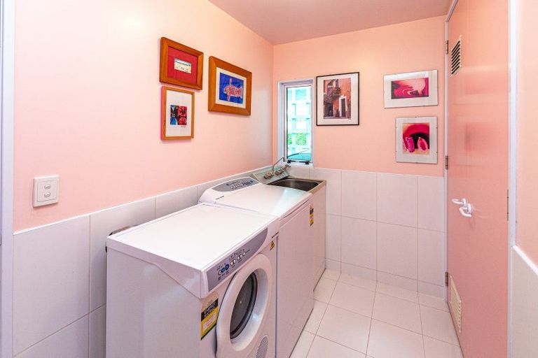 Photo of property in 14 Kent Road, Saint Johns Hill, Whanganui, 4501