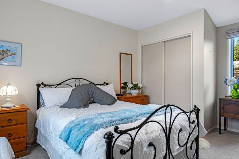 Photo of property in Yaldhurst Courts, 2/372 Yaldhurst Road, Russley, Christchurch, 8042