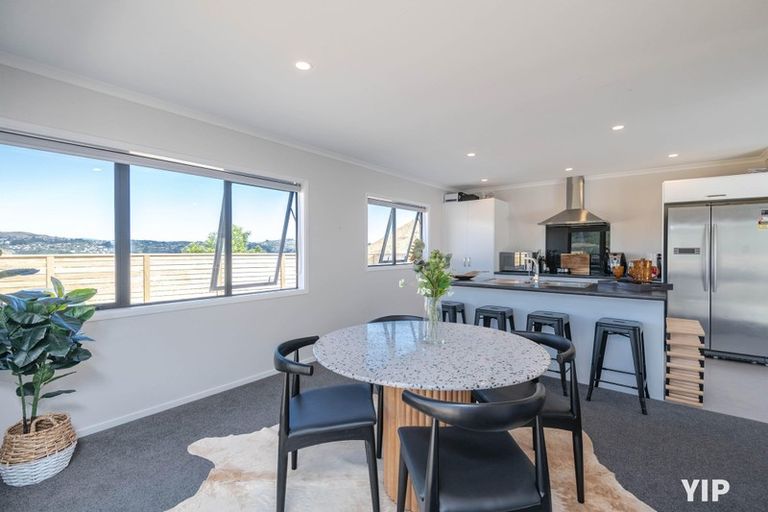 Photo of property in 130 Amesbury Drive, Churton Park, Wellington, 6037