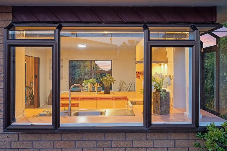 Photo of property in 4 Rhinevale Close, Henderson, Auckland, 0612