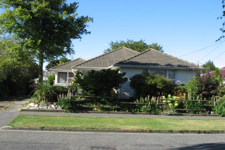 Photo of property in 24 Bevington Street, Avonhead, Christchurch, 8042