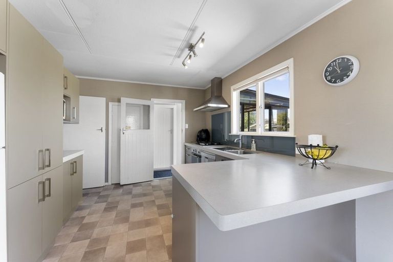 Photo of property in 38 Catlins Crescent, Milson, Palmerston North, 4414