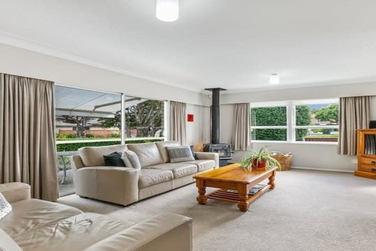 Photo of property in 1 Alf Walker Place, Papakura, 2110