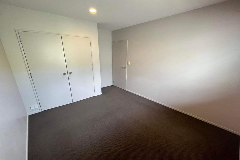 Photo of property in 19 Lake Panorama Drive, Henderson, Auckland, 0612