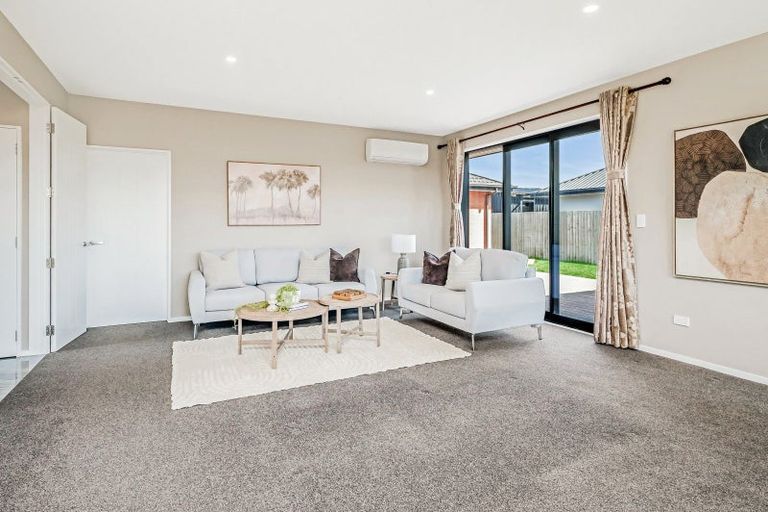 Photo of property in 17 Exeter Lane, Rolleston, 7614