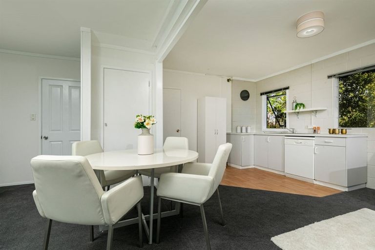 Photo of property in 7 Seabar Place, Glen Eden, Auckland, 0602