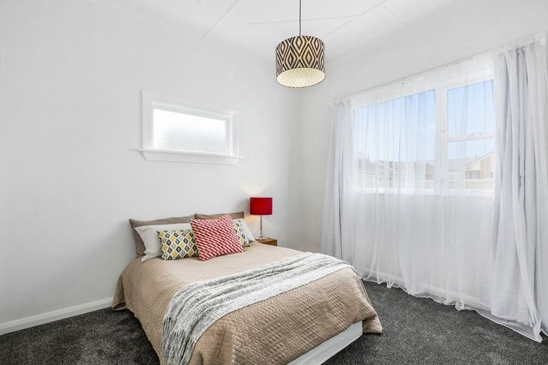 Photo of property in 37 Wesley Street, South Dunedin, Dunedin, 9012