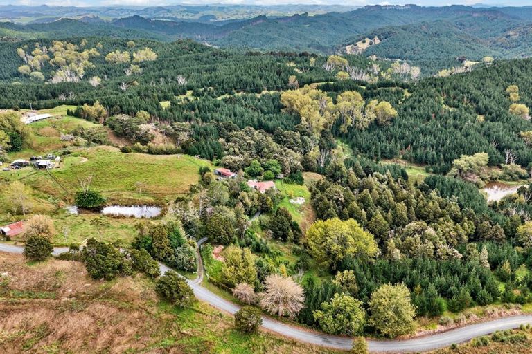 Photo of property in 196 Bull Road, Waiotira, 0193