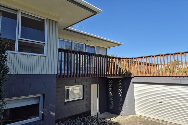 Photo of property in 27 Amorino Drive, Red Beach, 0932