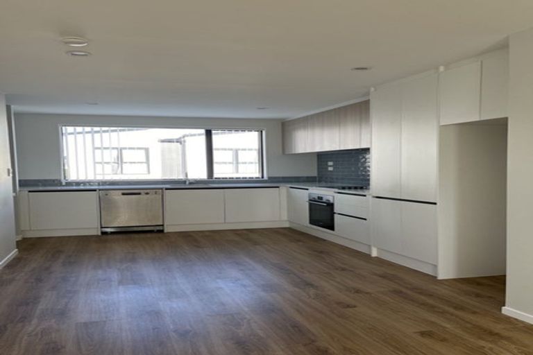 Photo of property in 31 Hinonga Loop, Silverdale, 0932