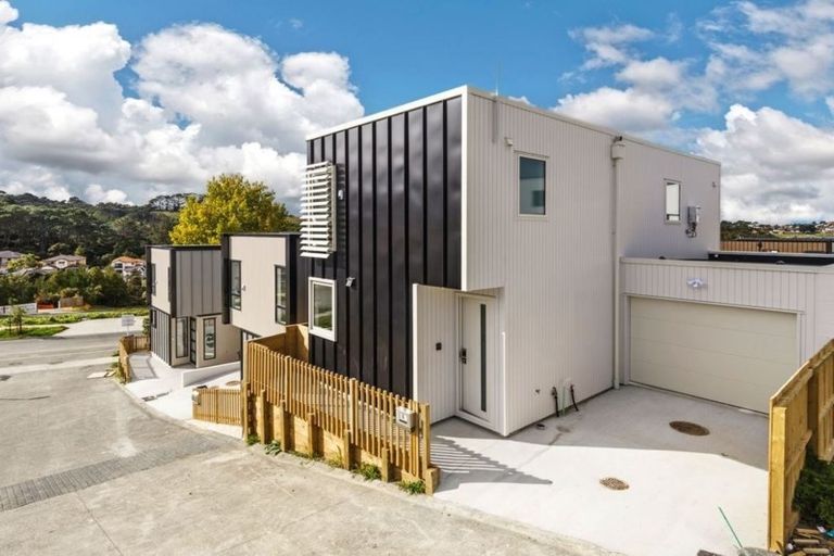Photo of property in 6 Waihou Crescent, Albany Heights, Auckland, 0632