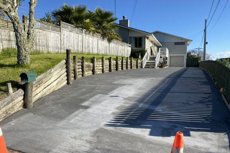 Photo of property in 1/16 Stanley Road, Glenfield, Auckland, 0629