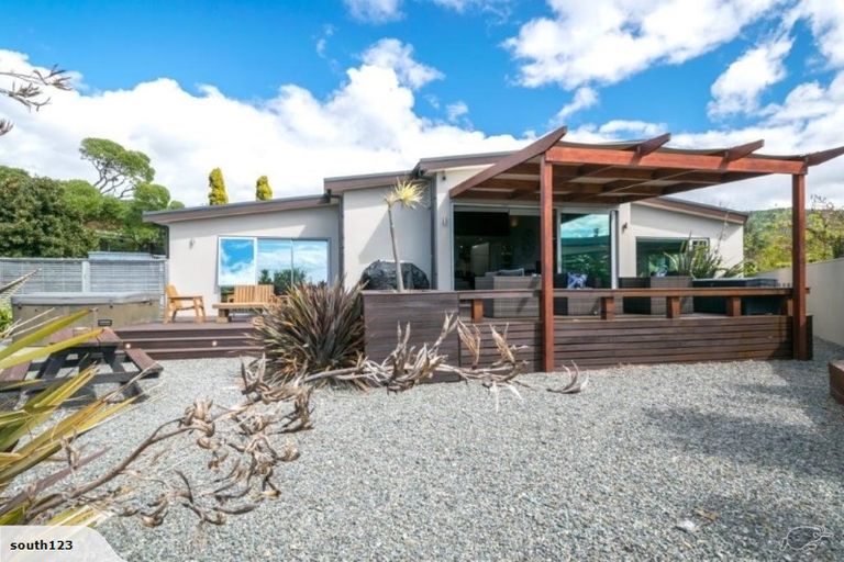 Photo of property in 214 Rarangi Beach Road, Rarangi, Blenheim, 7273
