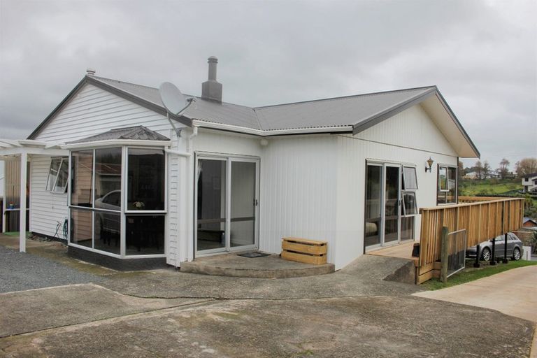 Photo of property in 28 Bickerstaffe Road, Maungaturoto, 0520