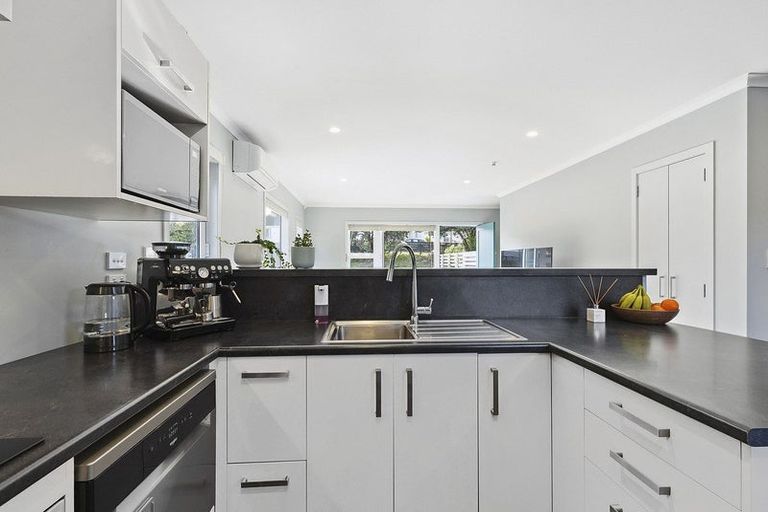 Photo of property in 2/1 Murphy Place, Titahi Bay, Porirua, 5022